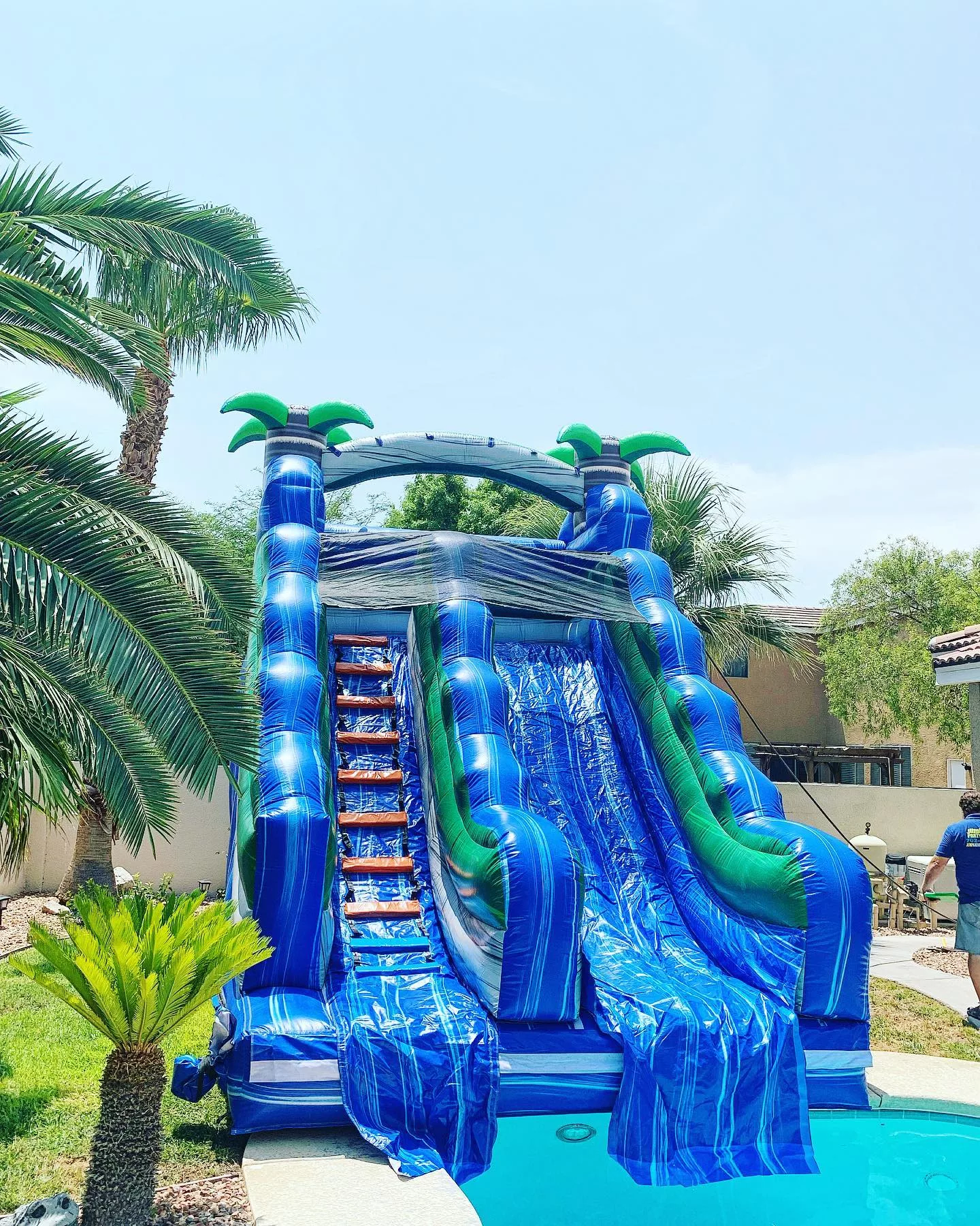 18' Blue Bahama Breeze Water Slide (Wet $299)