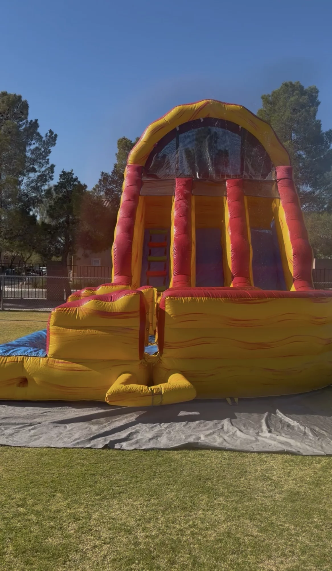 18' Dual Lane Lava Twist Water Slide (Dry $309)
