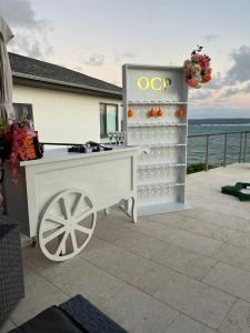 The Alyshia: Beverage Wall
