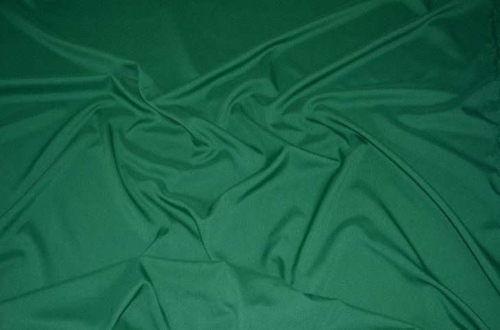 Emerald Poly 132" Round