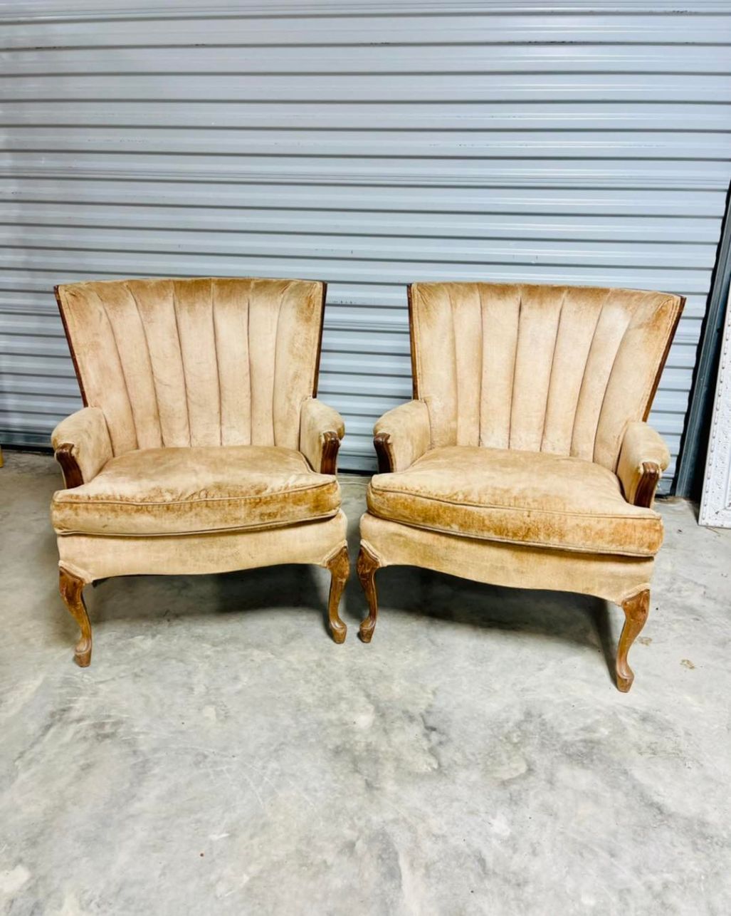 Tuffed Chairs (Set)