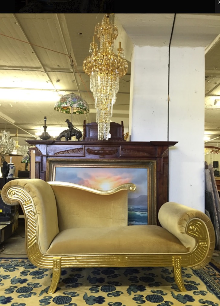 Velvet Throne Sofa (Gold)