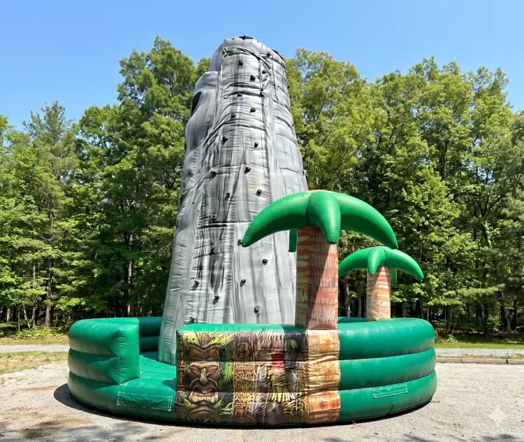Tiki Island Rock Wall 28'